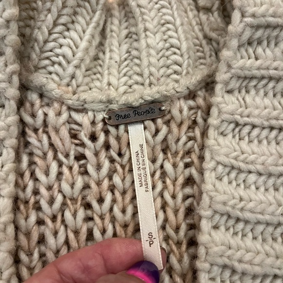 Cozy Chunky Knit Cardigan Sweater - Picture 3 of 7